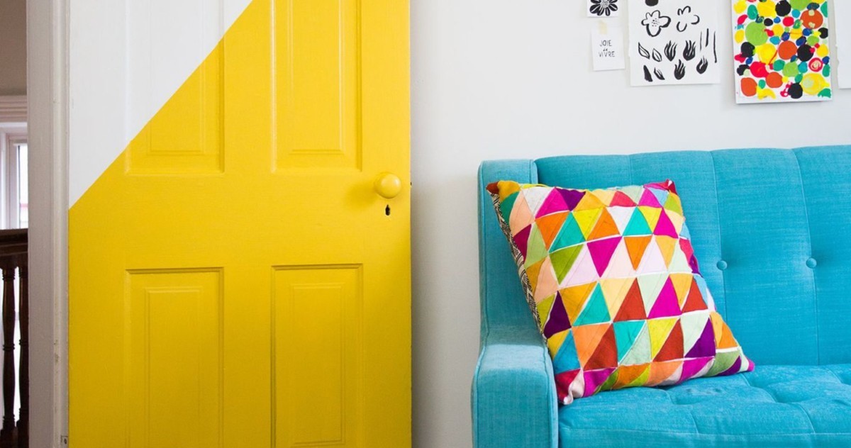 une porte semi peinte 5541653 e1464195233219 1200x632